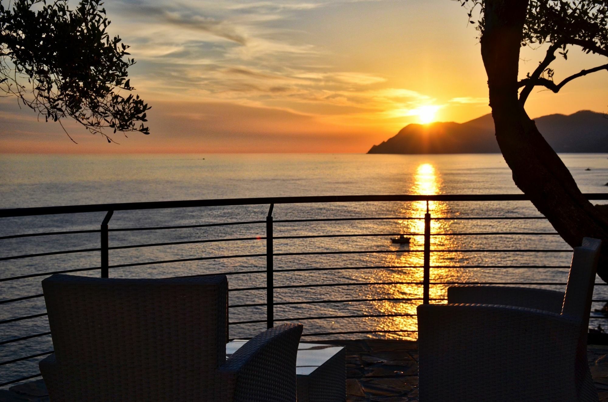 Creuza De Mae Hotel Riomaggiore Bagian luar foto